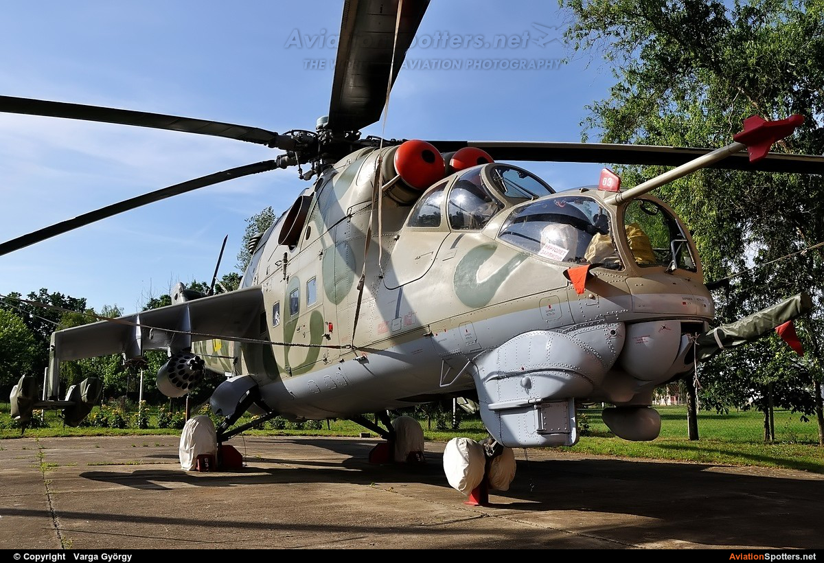 Germany - Democratic Republic Air Force  -  Mi-24D  (403) By Varga György (vargagyuri)