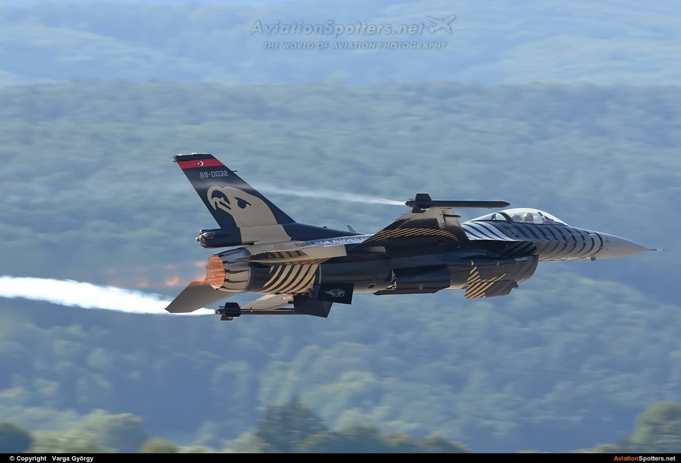 Turkey - Air Force  -  F-16C Fighting Falcon  (88-0032) By Varga György (vargagyuri)