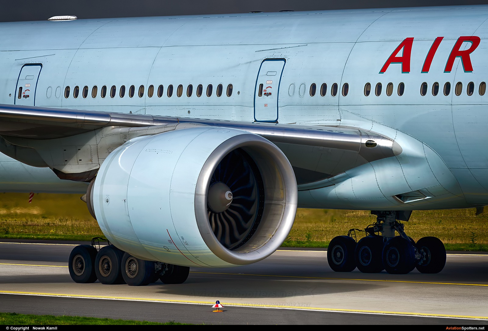 Air Canada  -  777-300ER  (C-FITW) By Nowak Kamil (kretek)