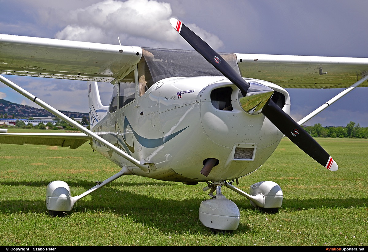 Aeroclub des Trois Vallées - Courchevel  -  172 Skyhawk (all models except RG)  (F-HFPL) By Szabó Péter (AeroFoto.hu)
