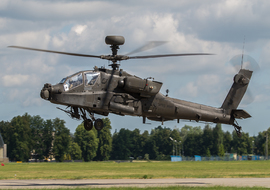 Boeing - AH-64 Apache (04-05327) - big