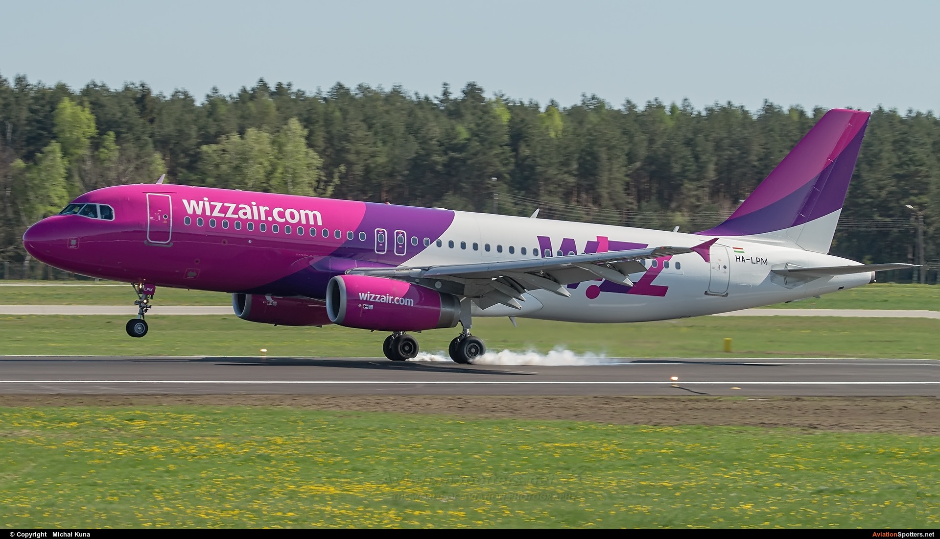 Wizz Air  -  A320  (HA-LPM) By Michał Kuna (big)
