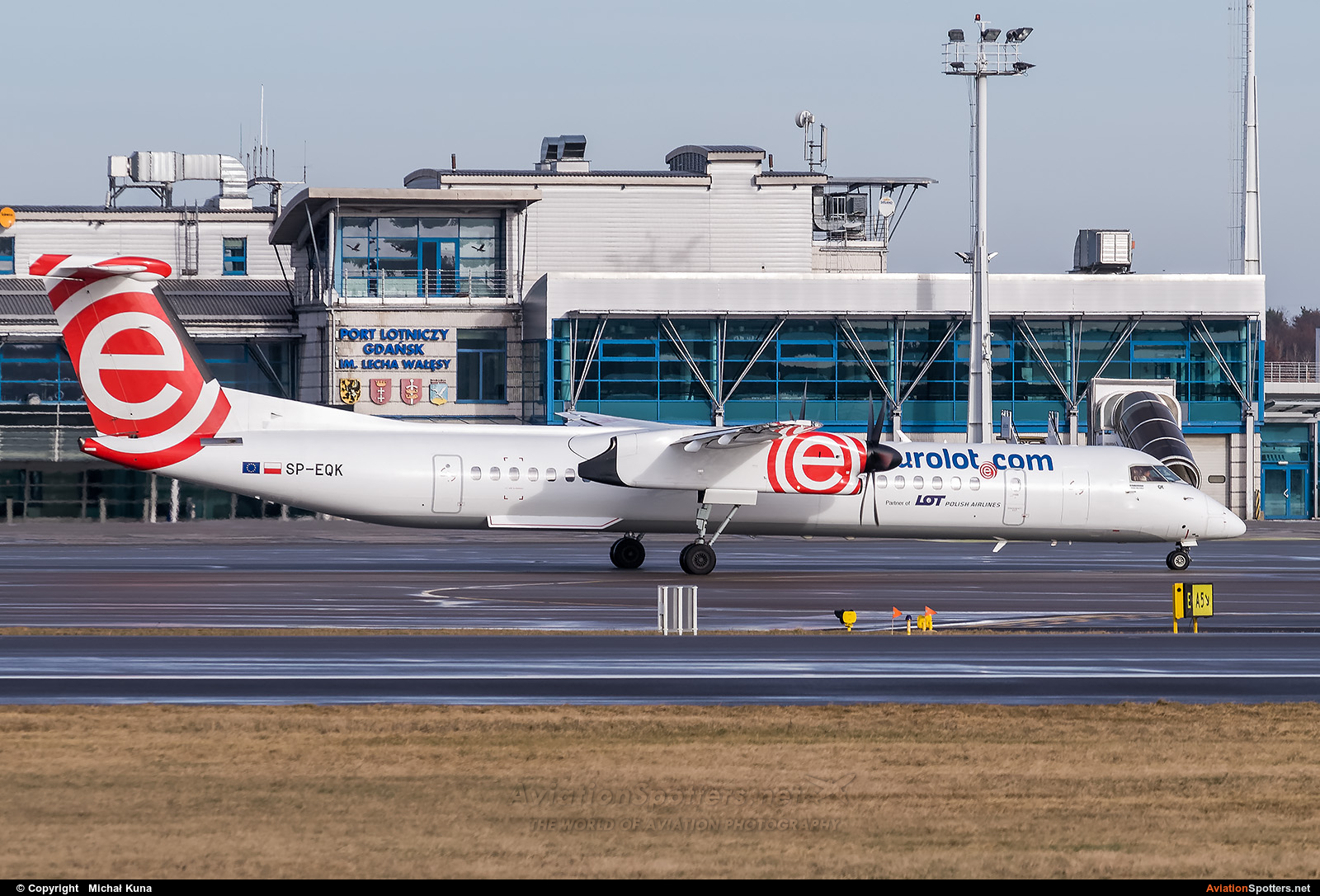 euroLOT  -  DHC-8-402Q Dash 8  (SP-EQK) By Michał Kuna (big)