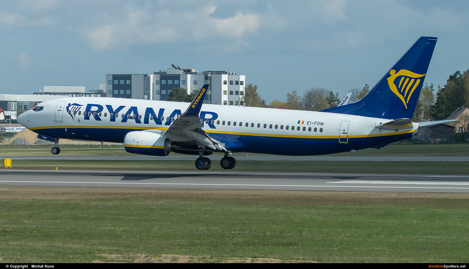 Ryanair  -  737-8AS  (EI-FOW) By Michał Kuna (big)