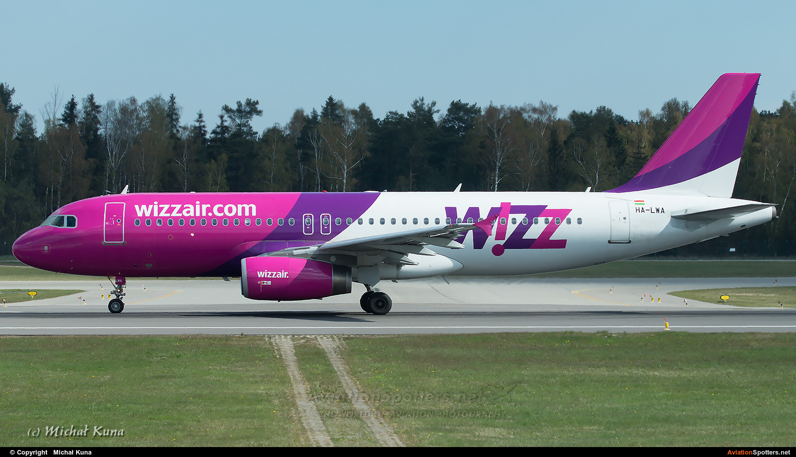 Wizz Air  -  A320-232  (HA-LWA) By Michał Kuna (big)