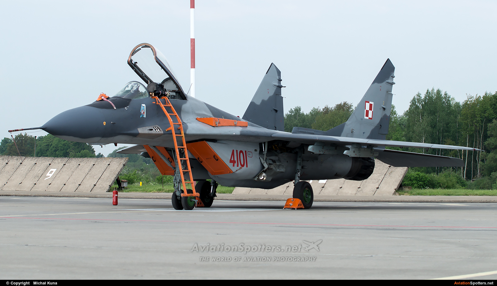 Poland - Air Force  -  MiG-29G  (4101) By Michał Kuna (big)