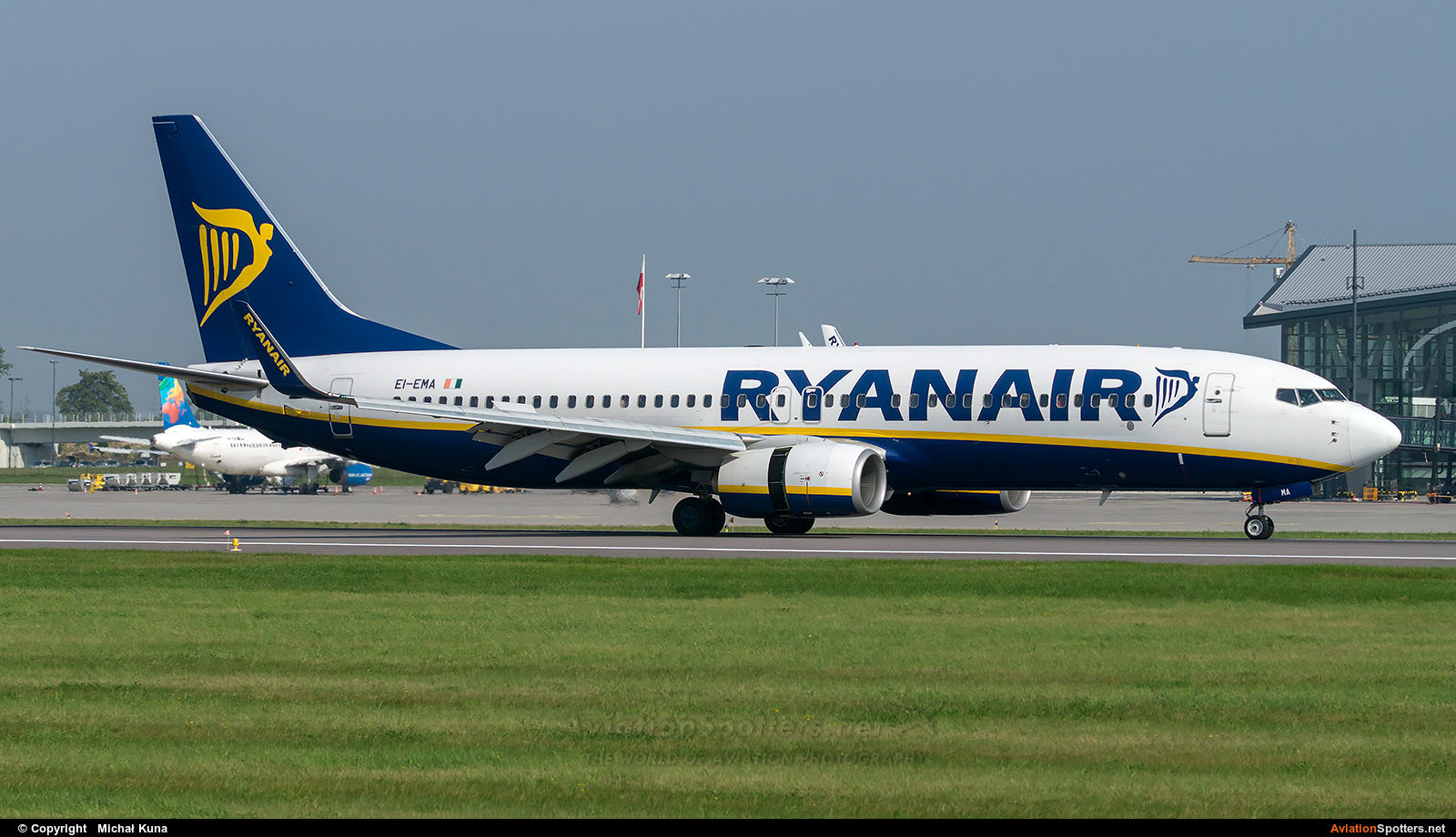 Ryanair  -  737-8AS  (EI-EMA) By Michał Kuna (big)