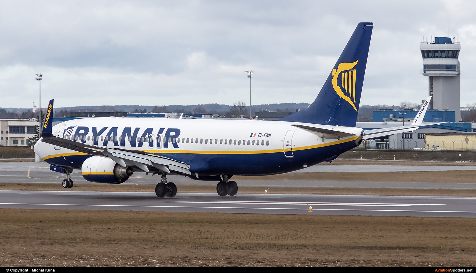Ryanair  -  737-800  (EI-ENM) By Michał Kuna (big)