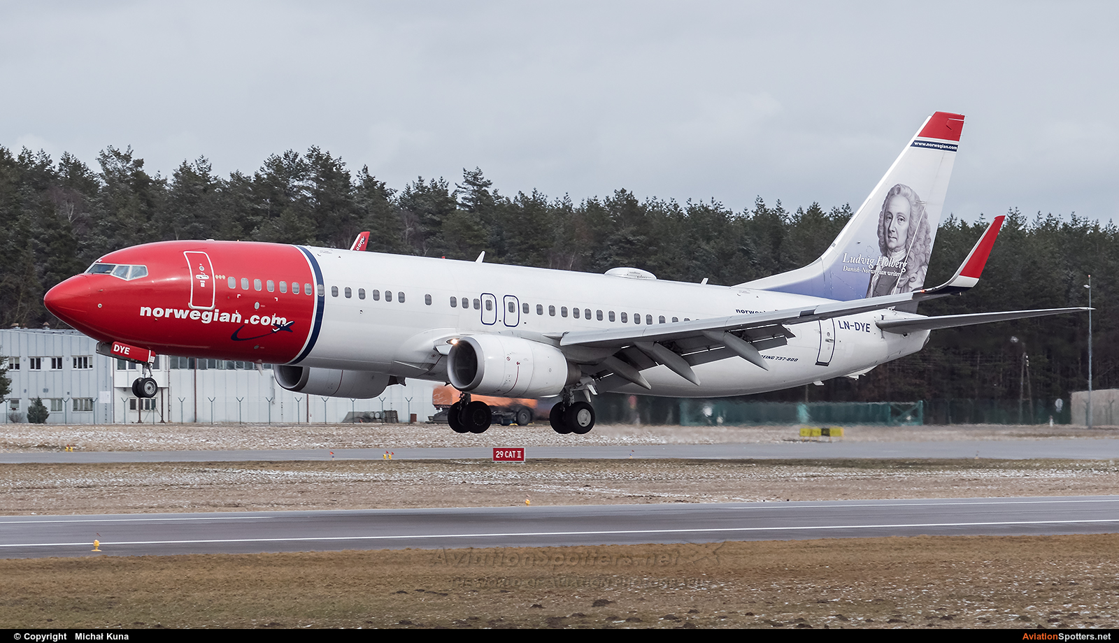 Norwegian Air Shuttle  -  737-800  (LN-DYE) By Michał Kuna (big)