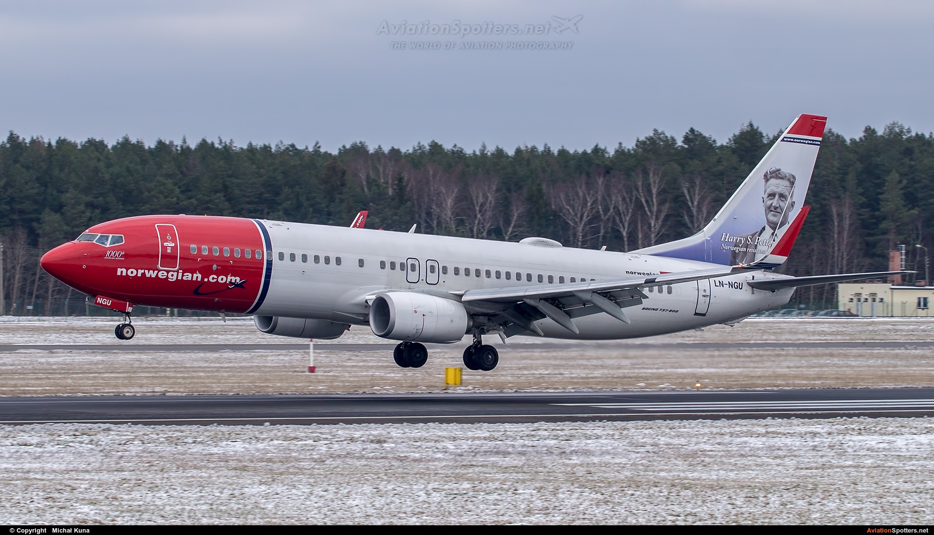 Norwegian Air Shuttle  -  737-800  (LN-NGU) By Michał Kuna (big)