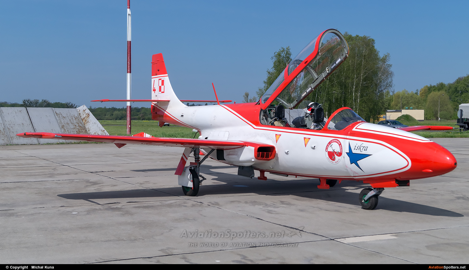 Poland - Air Force: White & Red Iskras  -  TS-11 Iskra  (3H-1708) By Michał Kuna (big)