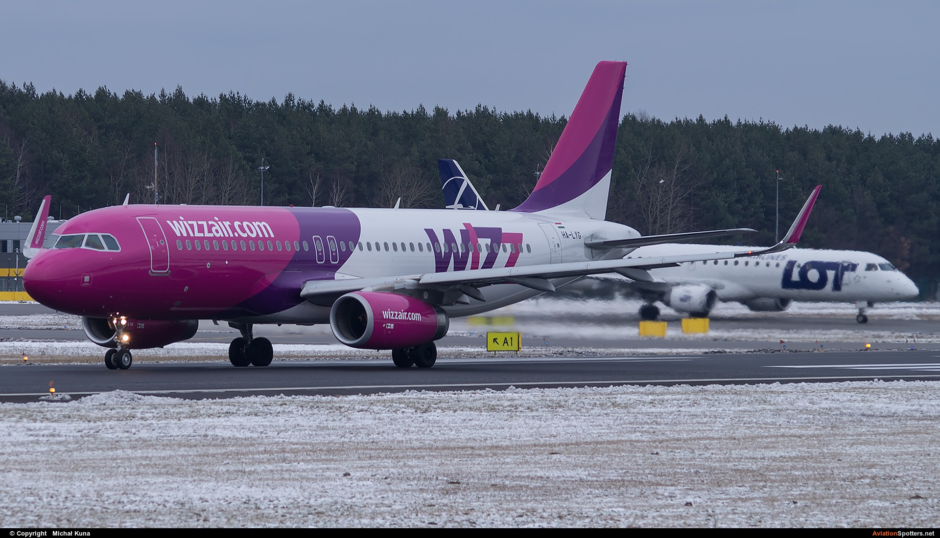 Wizz Air  -  A320-232  (HA-LYG) By Michał Kuna (big)