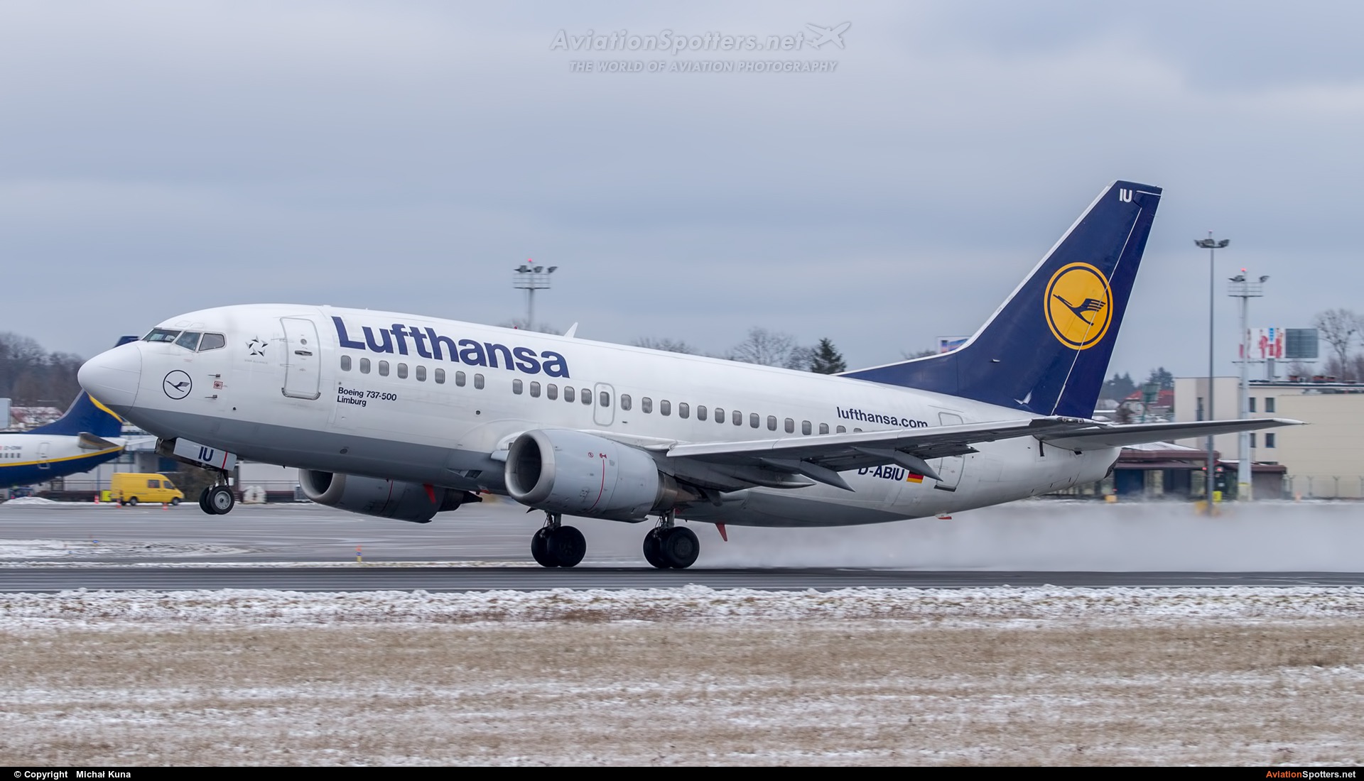 Lufthansa  -  737-500  (D-ABIU) By Michał Kuna (big)