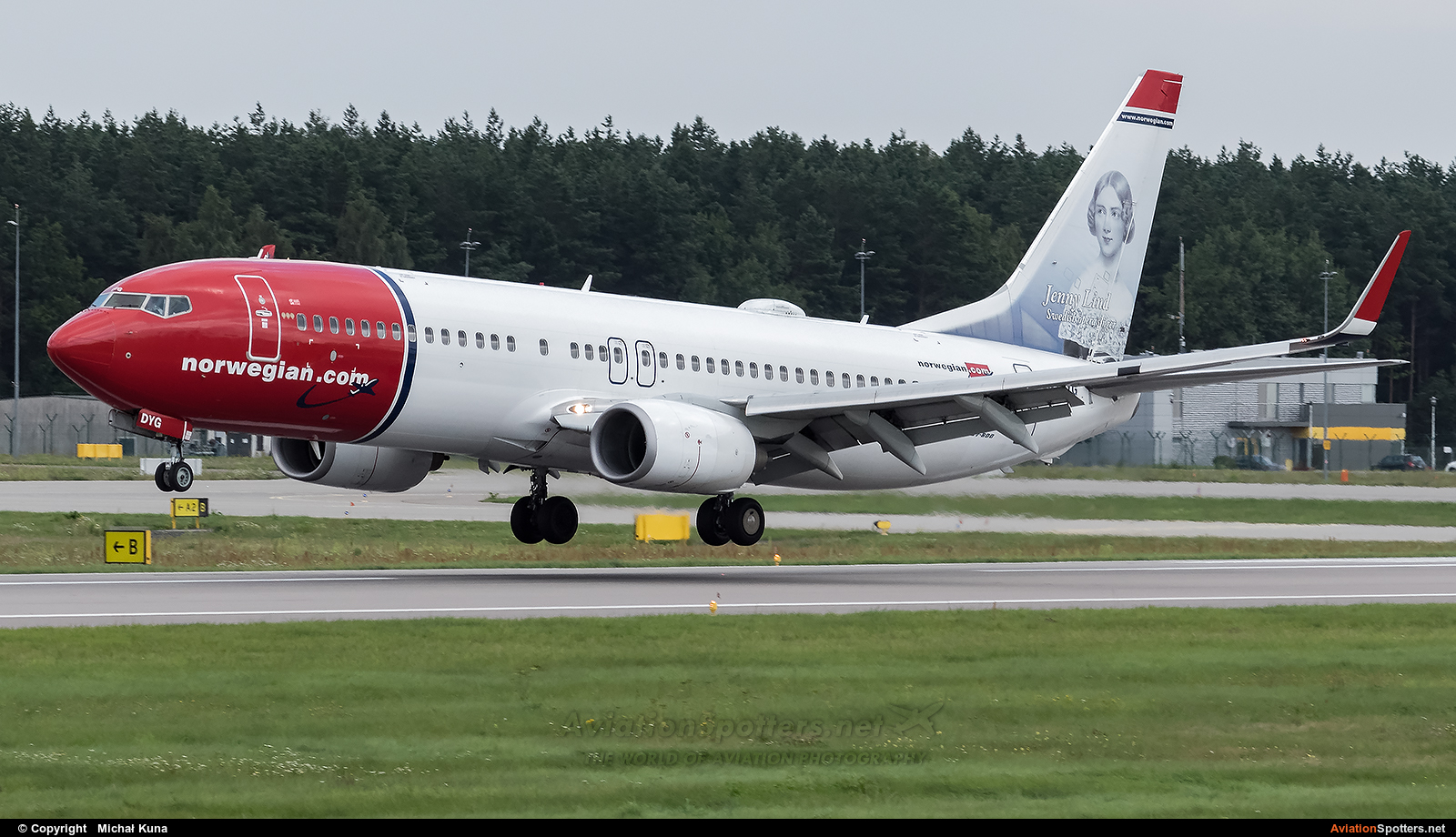 Norwegian Air Shuttle  -  737-800  (LN-DYG) By Michał Kuna (big)