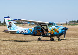 Cessna - 182 Skylane (all models except RG) (HA-JDJ) - Csaba Kiraly