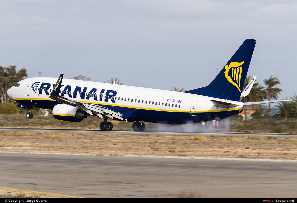 Ryanair  -  737-800  (EI-EBG) By Jorge Guerra (Jorge Guerra)