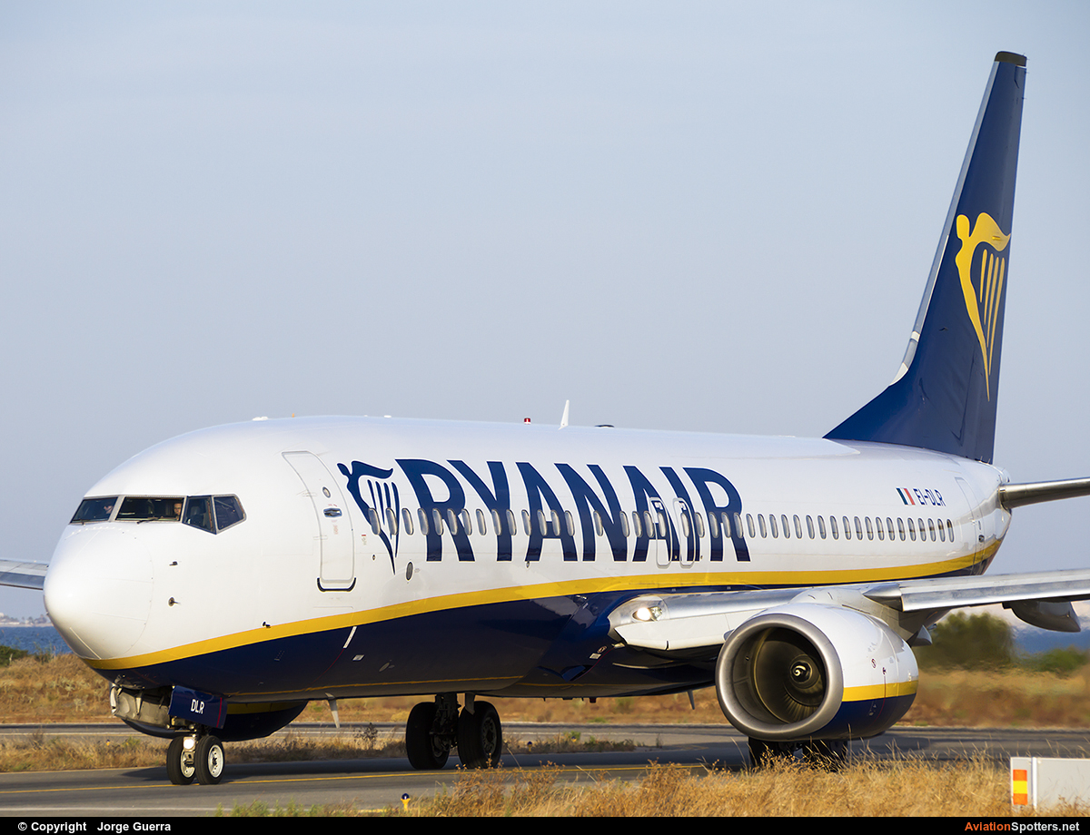 Ryanair  -  737-800  (EI-DLR) By Jorge Guerra (Jorge Guerra)