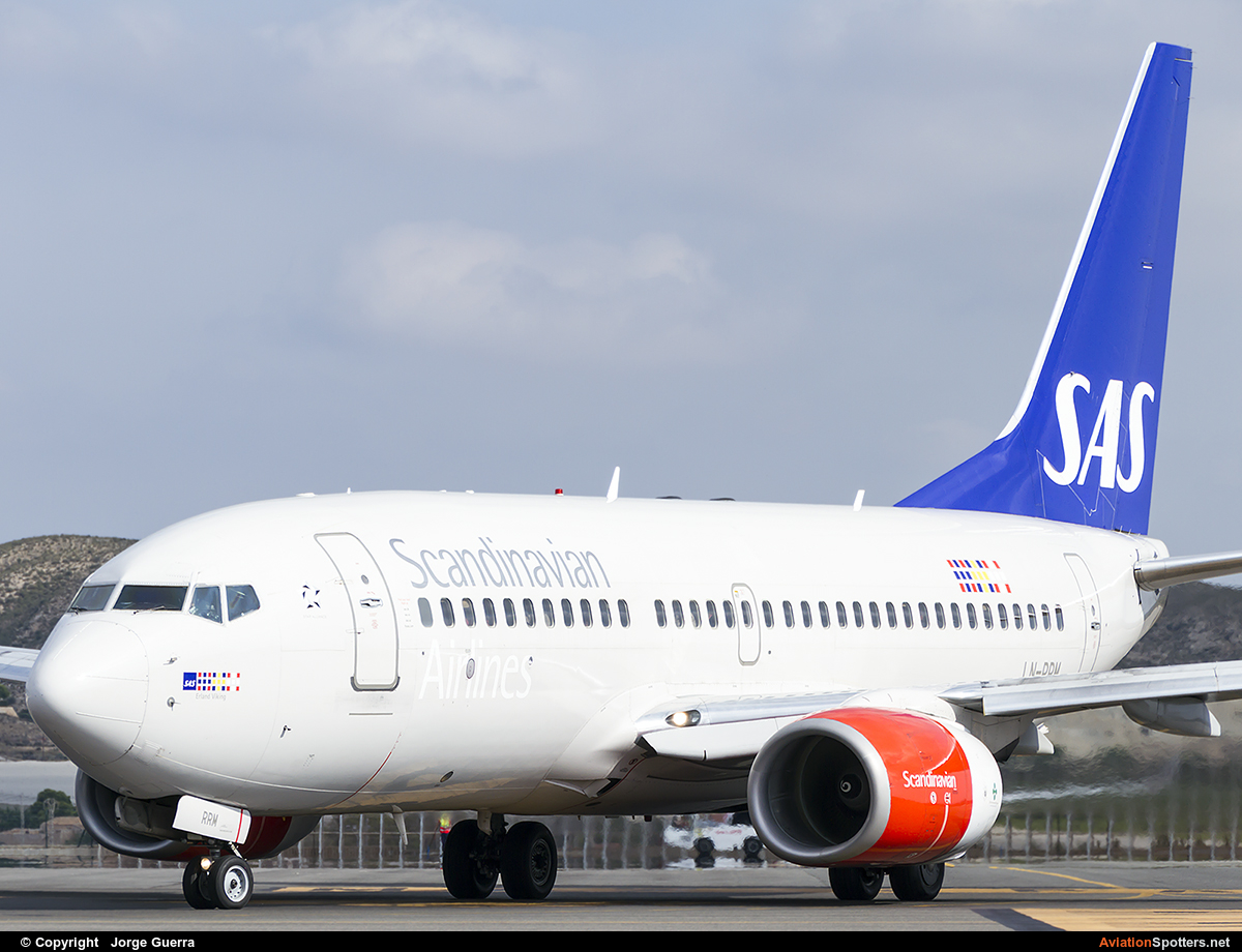 SAS - Scandinavian Airlines  -  737-700  (LN-RRM) By Jorge Guerra (Jorge Guerra)