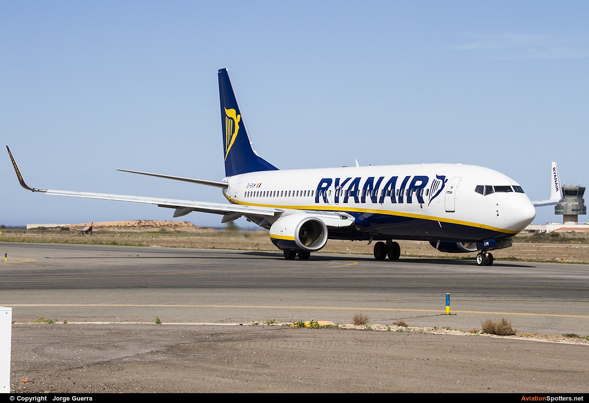 Ryanair  -  737-800  (EI-EVN) By Jorge Guerra (Jorge Guerra)