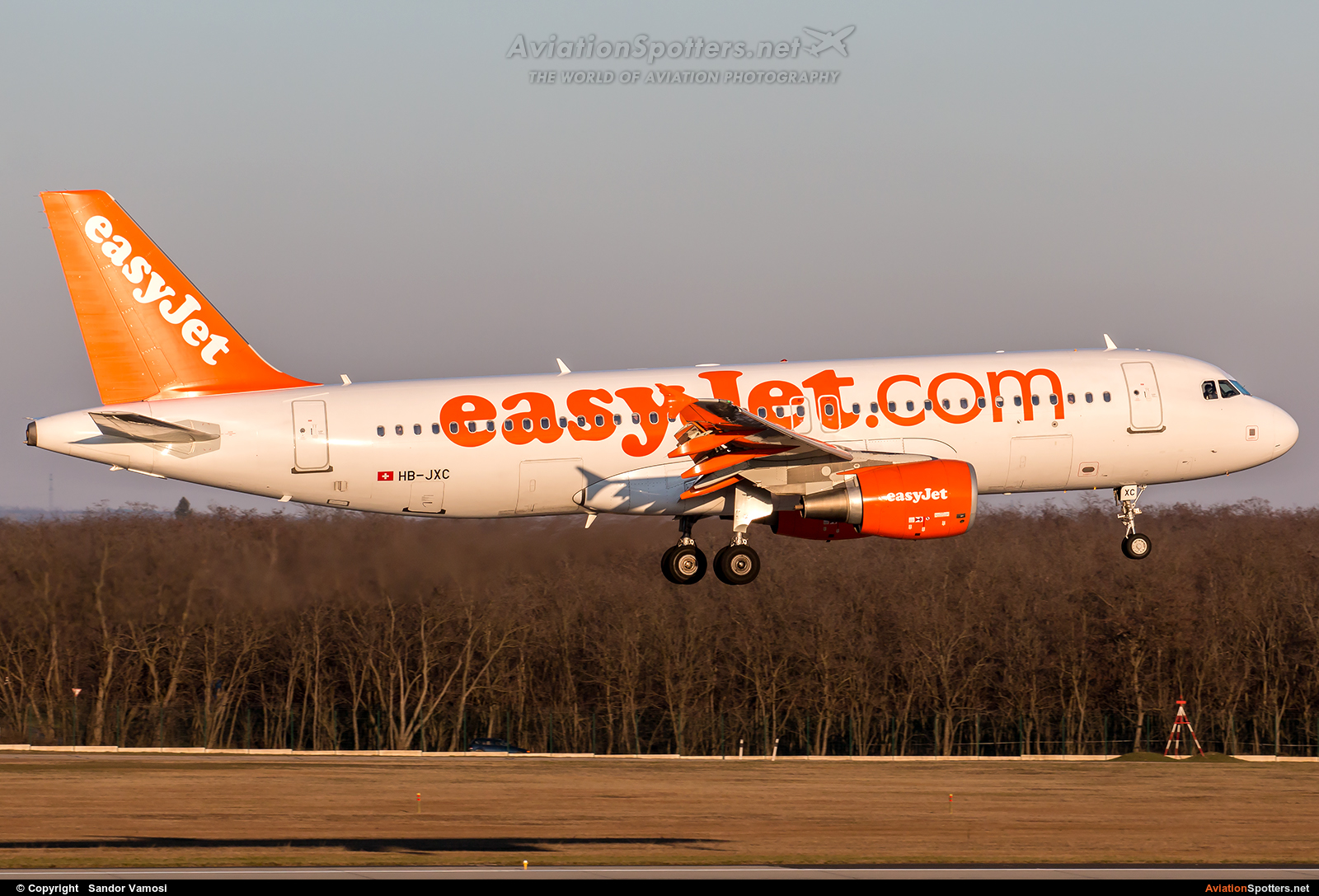 easyJet  -  A320-214  (HB-JXC) By Sandor Vamosi (ALEX67)