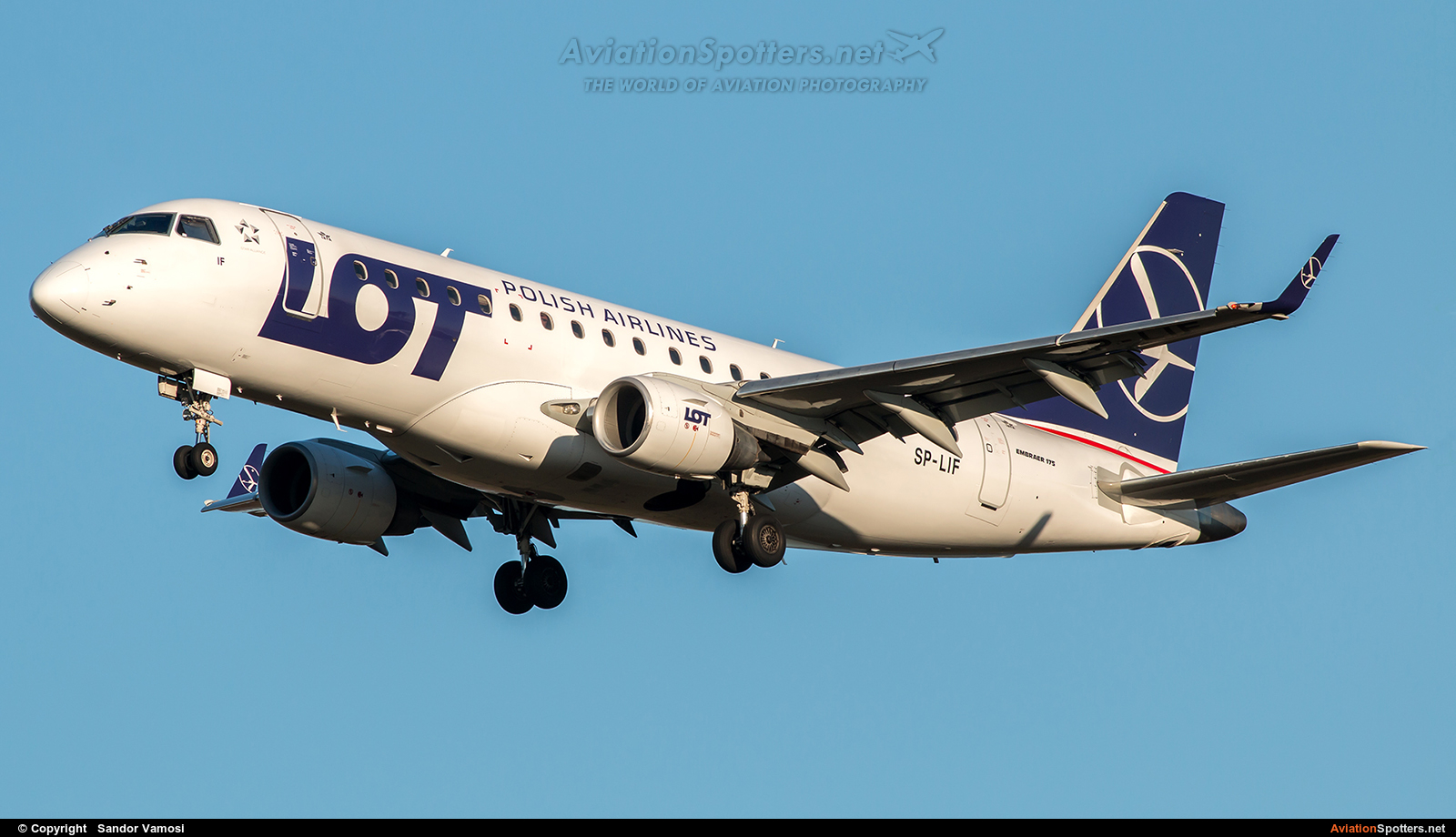LOT - Polish Airlines  -  175LR  (SP-LIF) By Sandor Vamosi (ALEX67)