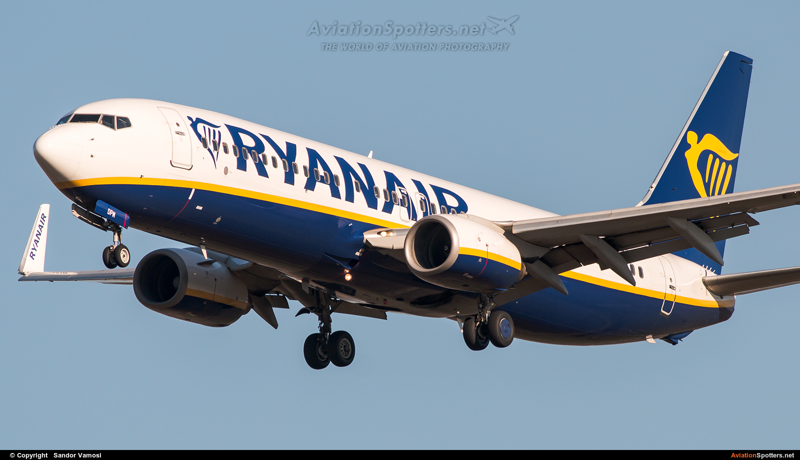 Ryanair  -  737-8AS  (EI-DPM) By Sandor Vamosi (ALEX67)