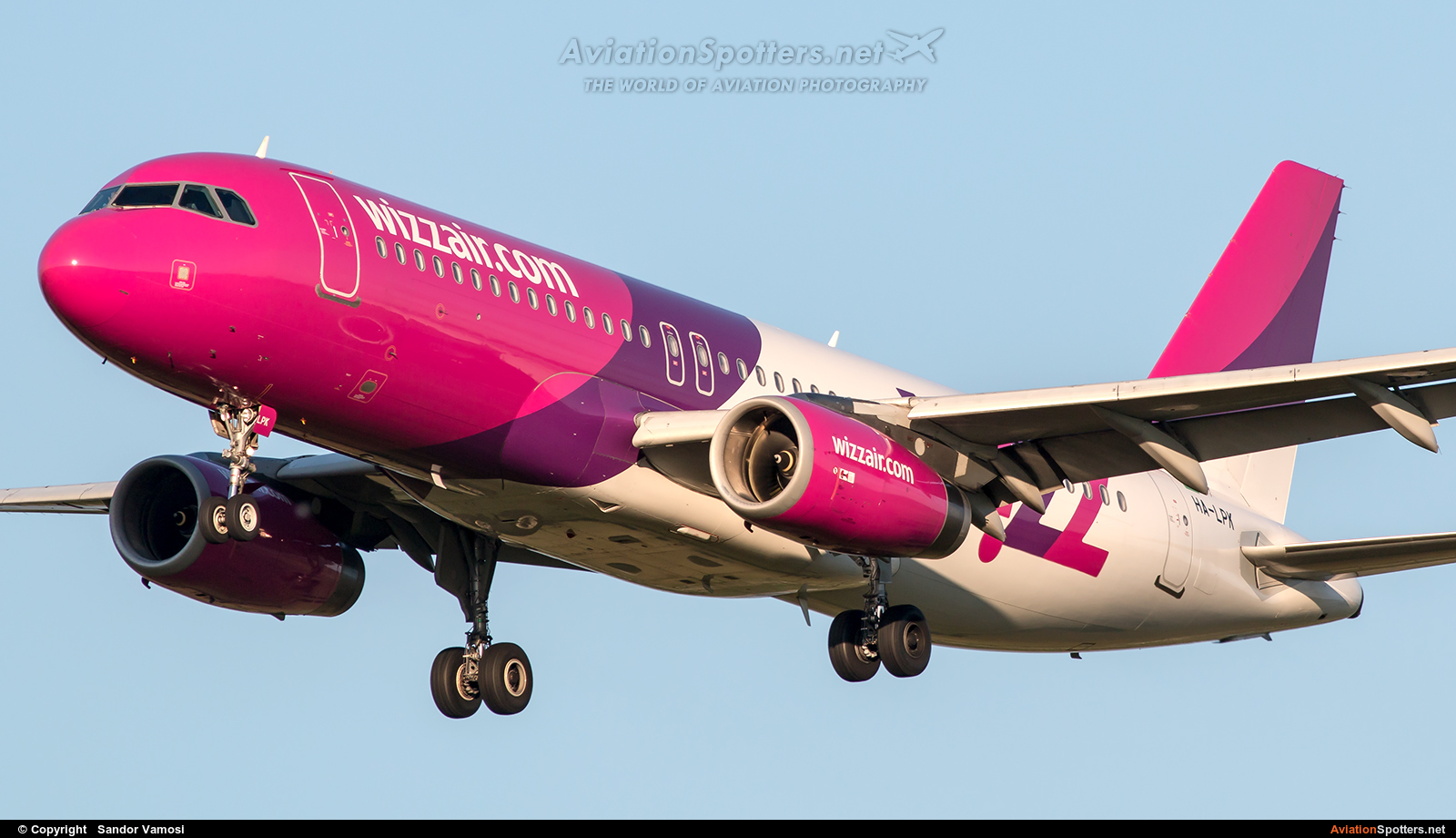 Wizz Air  -  A320  (HA-LPK) By Sandor Vamosi (ALEX67)