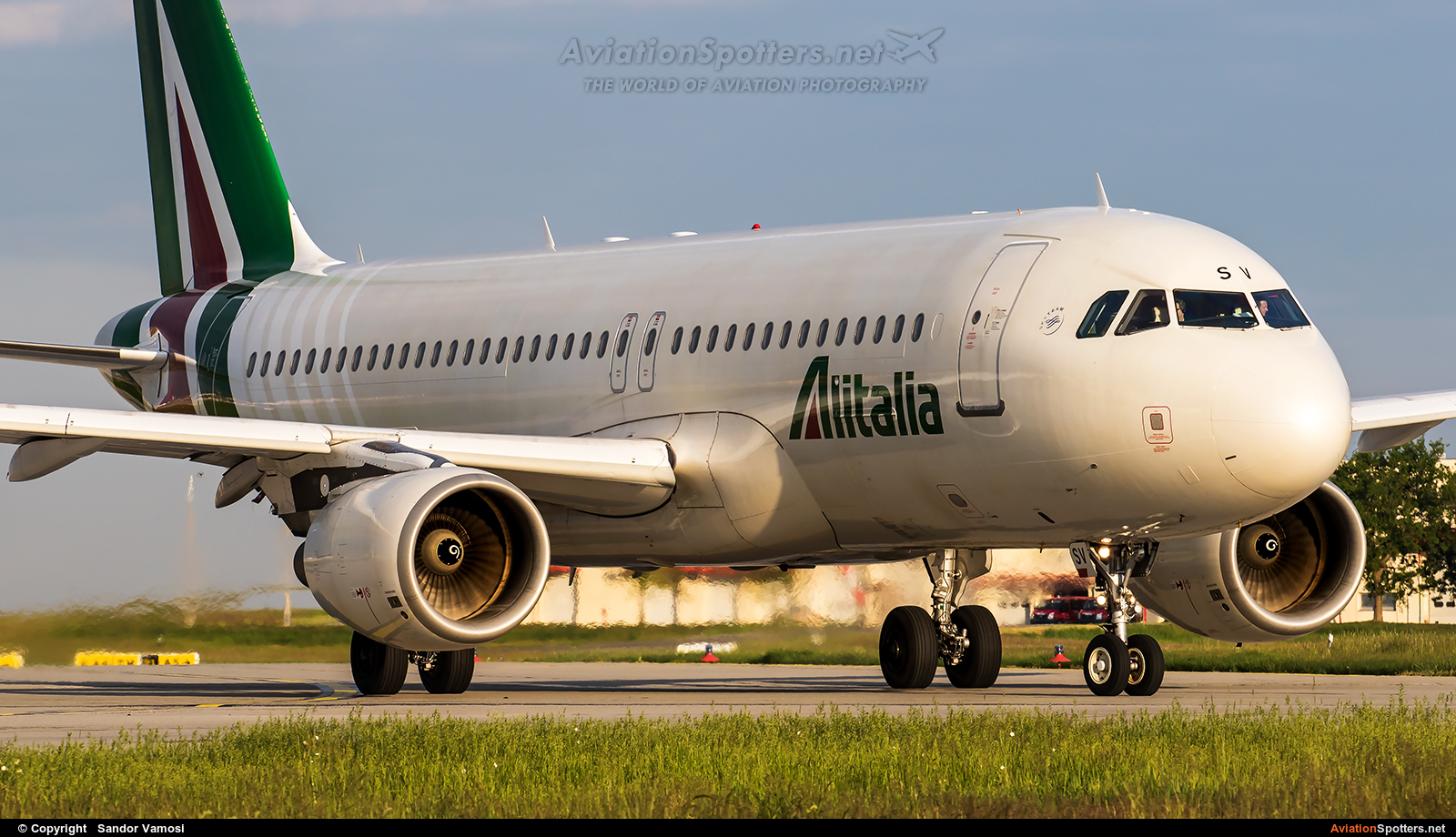 Alitalia  -  A320  (EI-DSV) By Sandor Vamosi (ALEX67)