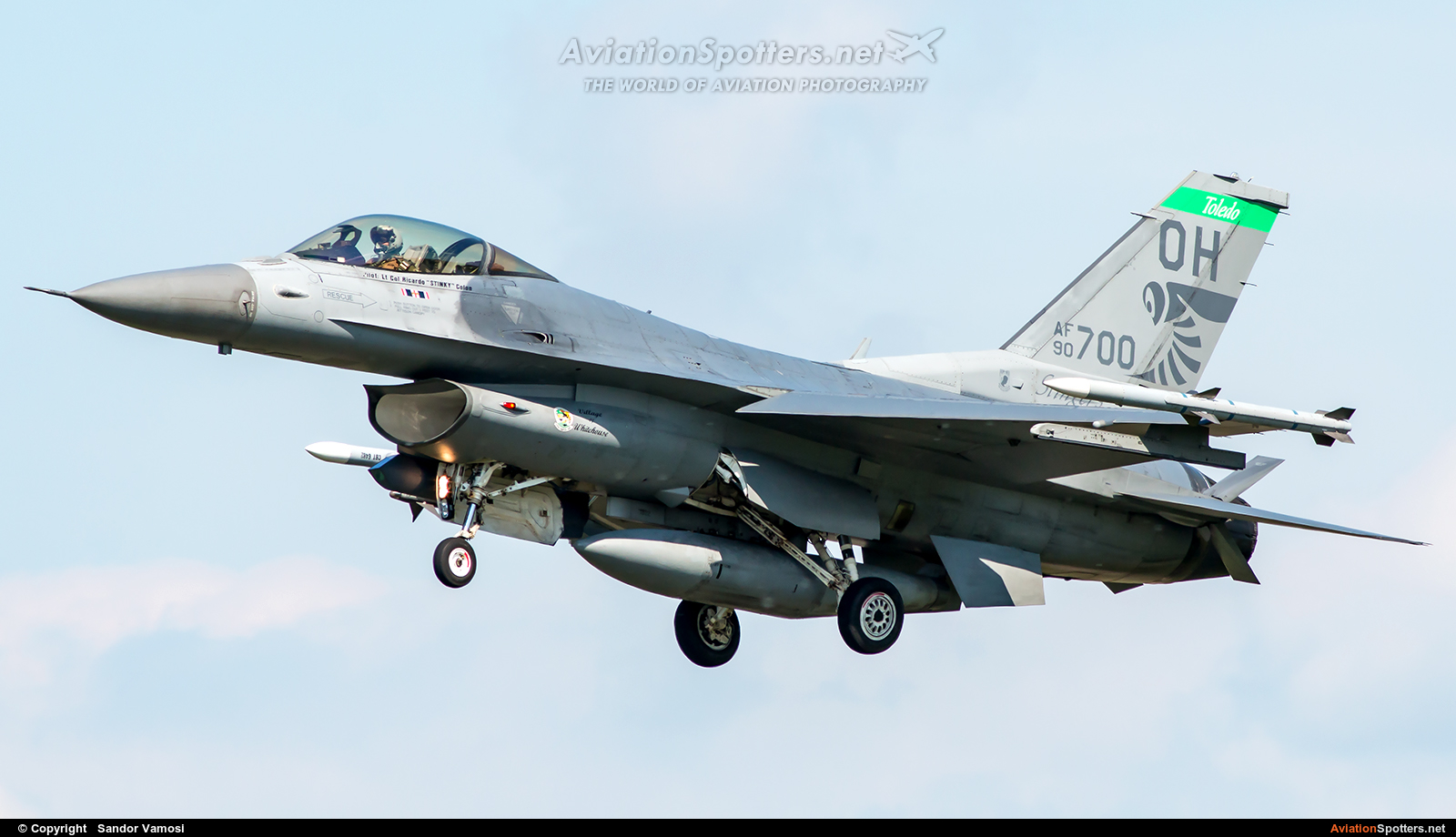 USA - Air Force  -  F-16C Fighting Falcon  (90-0700) By Sandor Vamosi (ALEX67)