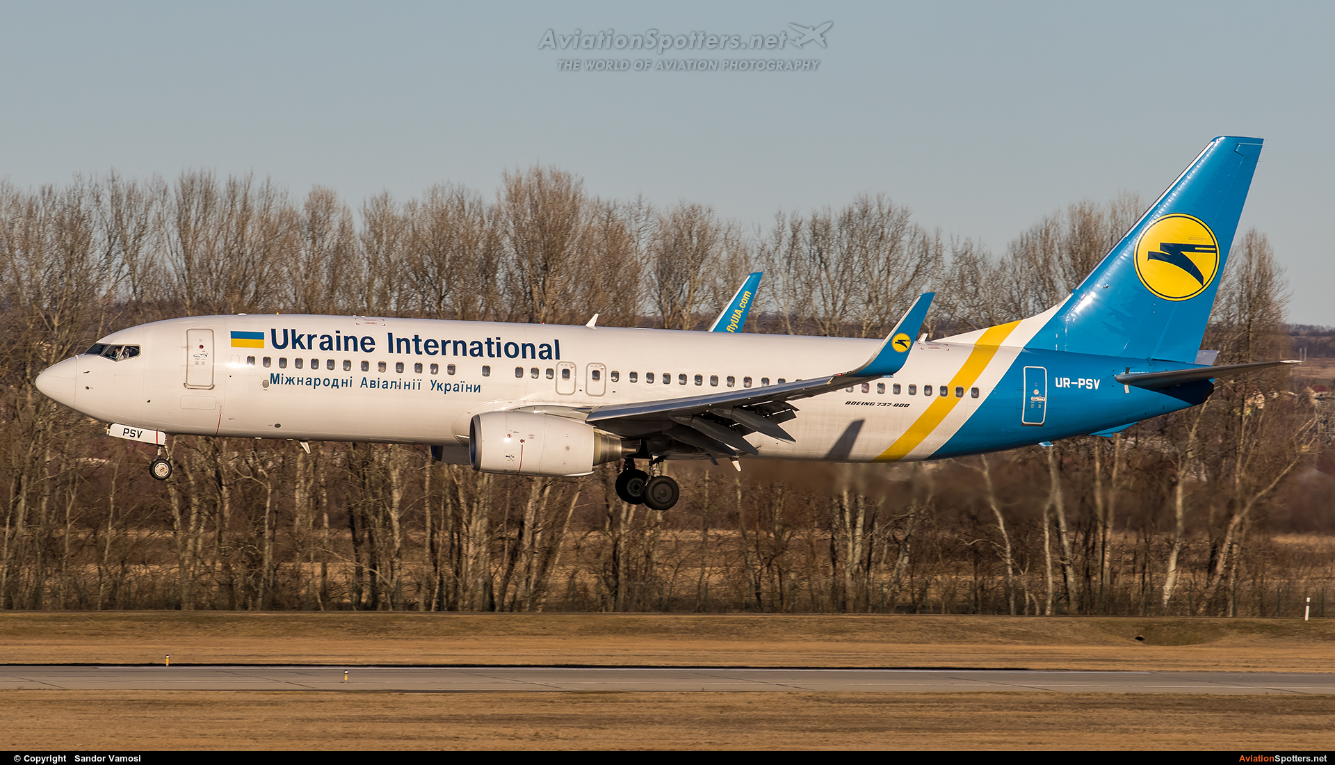 Ukraine International Airlines  -  737-800  (UR-PSV) By Sandor Vamosi (ALEX67)