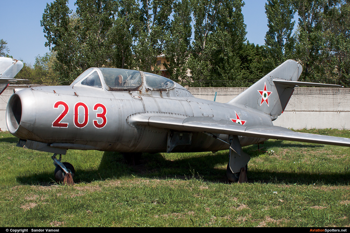 Hungary - Air Force  -  MiG-15 UTI  (203) By Sandor Vamosi (ALEX67)