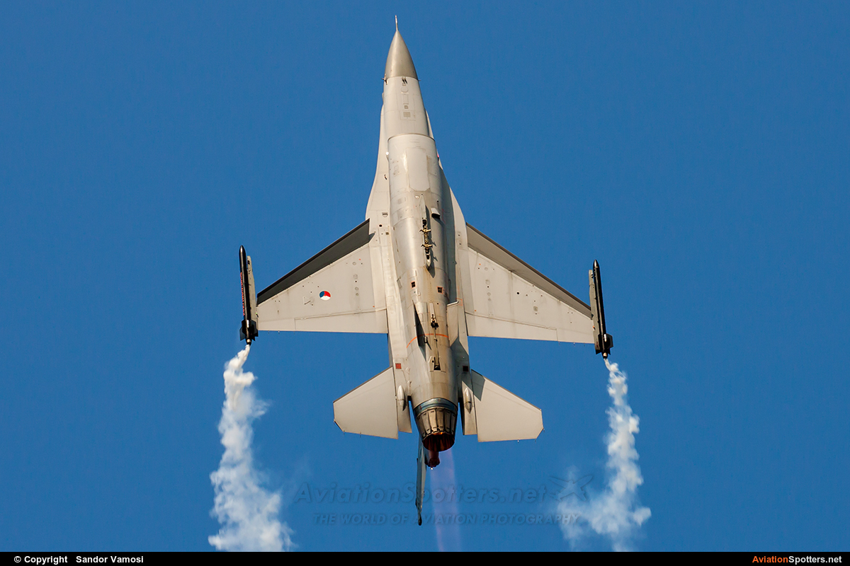 Netherlands - Air Force  -  F-16AM Fighting Falcon  (J-020) By Sandor Vamosi (ALEX67)