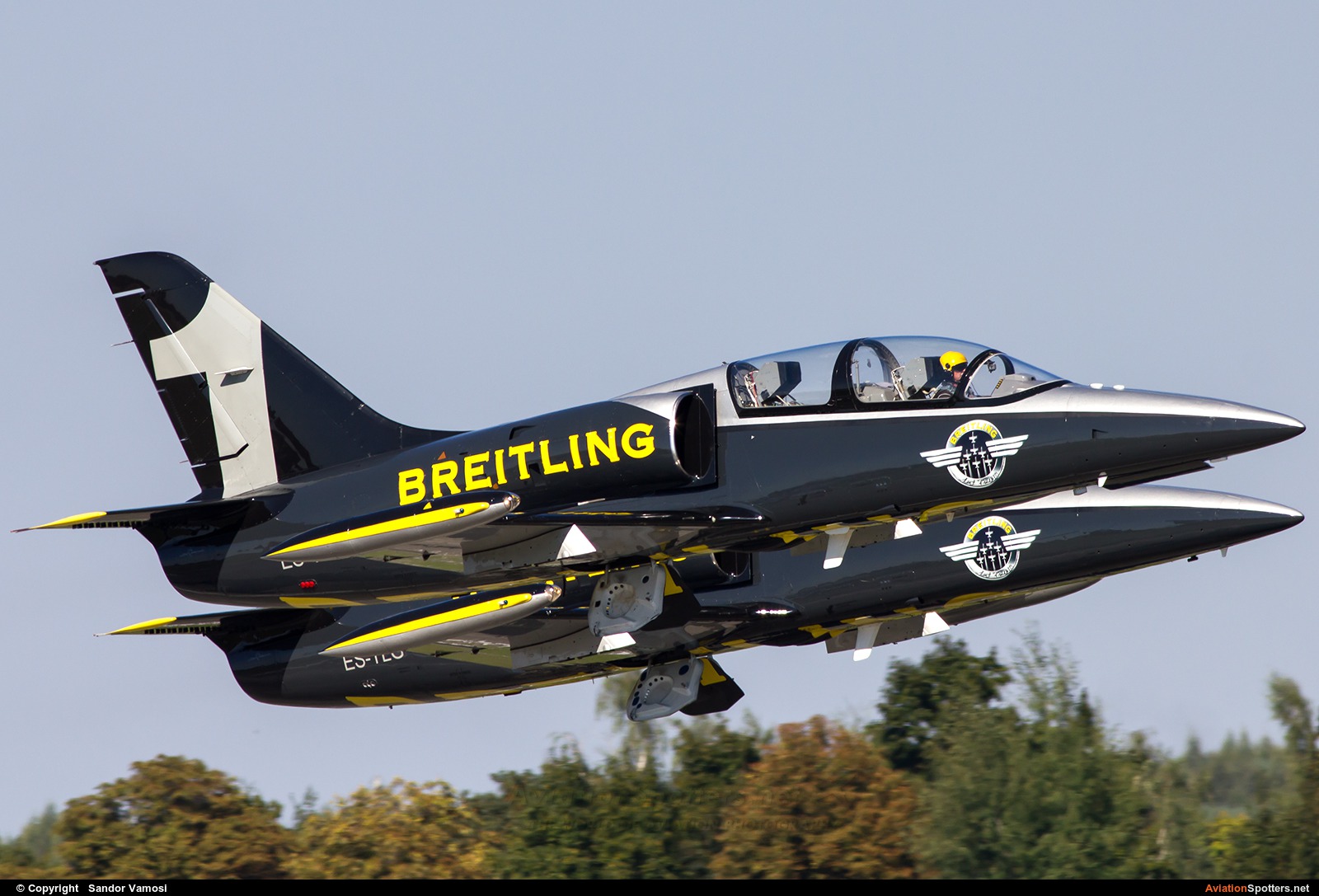 Breitling Jet Team  -  L-39C Albatros  (ES-YLX) By Sandor Vamosi (ALEX67)