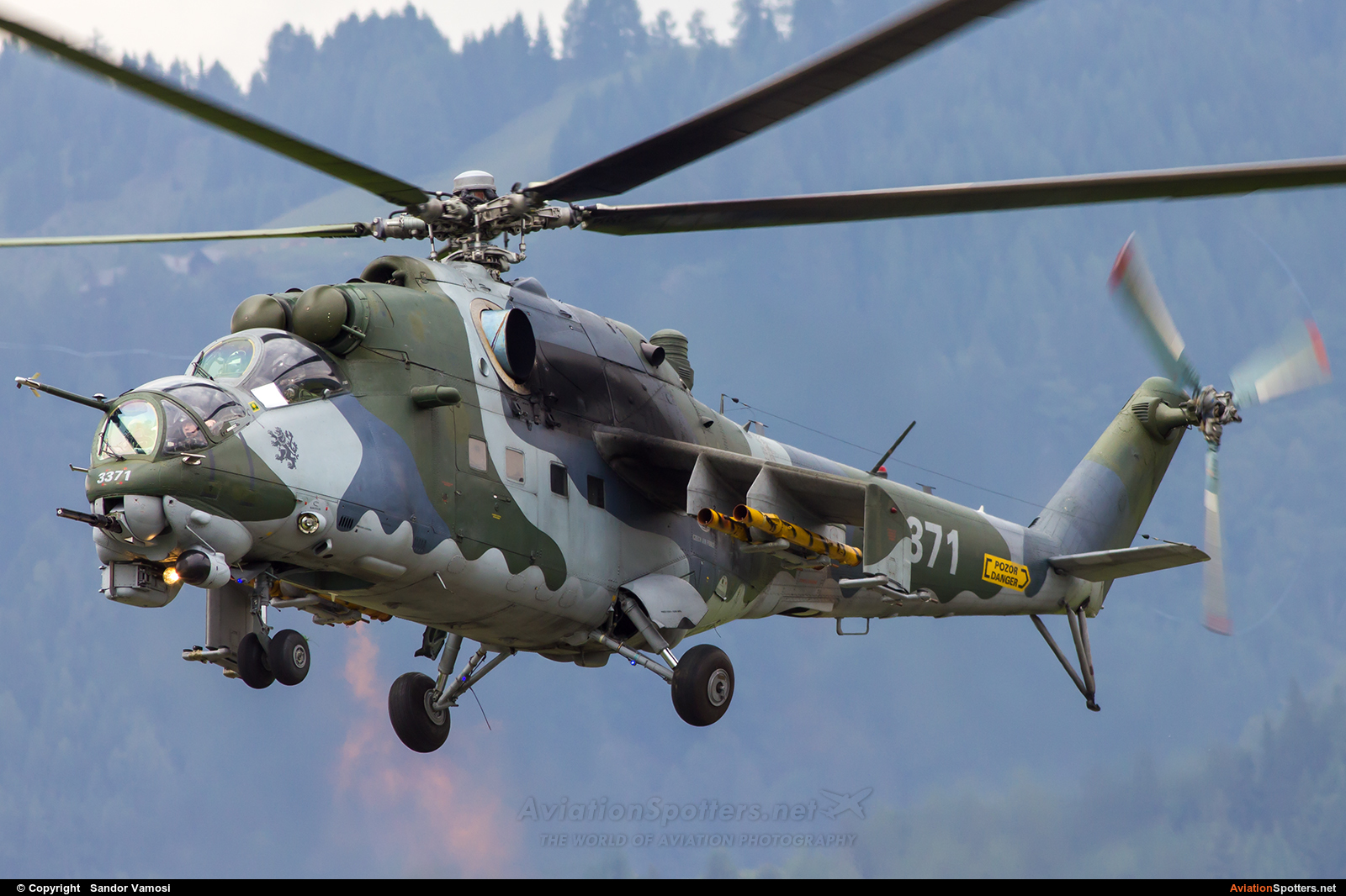 Czech - Air Force  -  Mi-24V  (3371) By Sandor Vamosi (ALEX67)