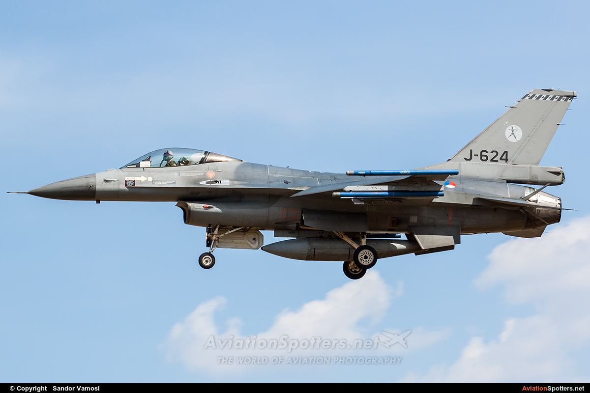 Netherlands - Air Force  -  F-16AM Fighting Falcon  (J-624) By Sandor Vamosi (ALEX67)