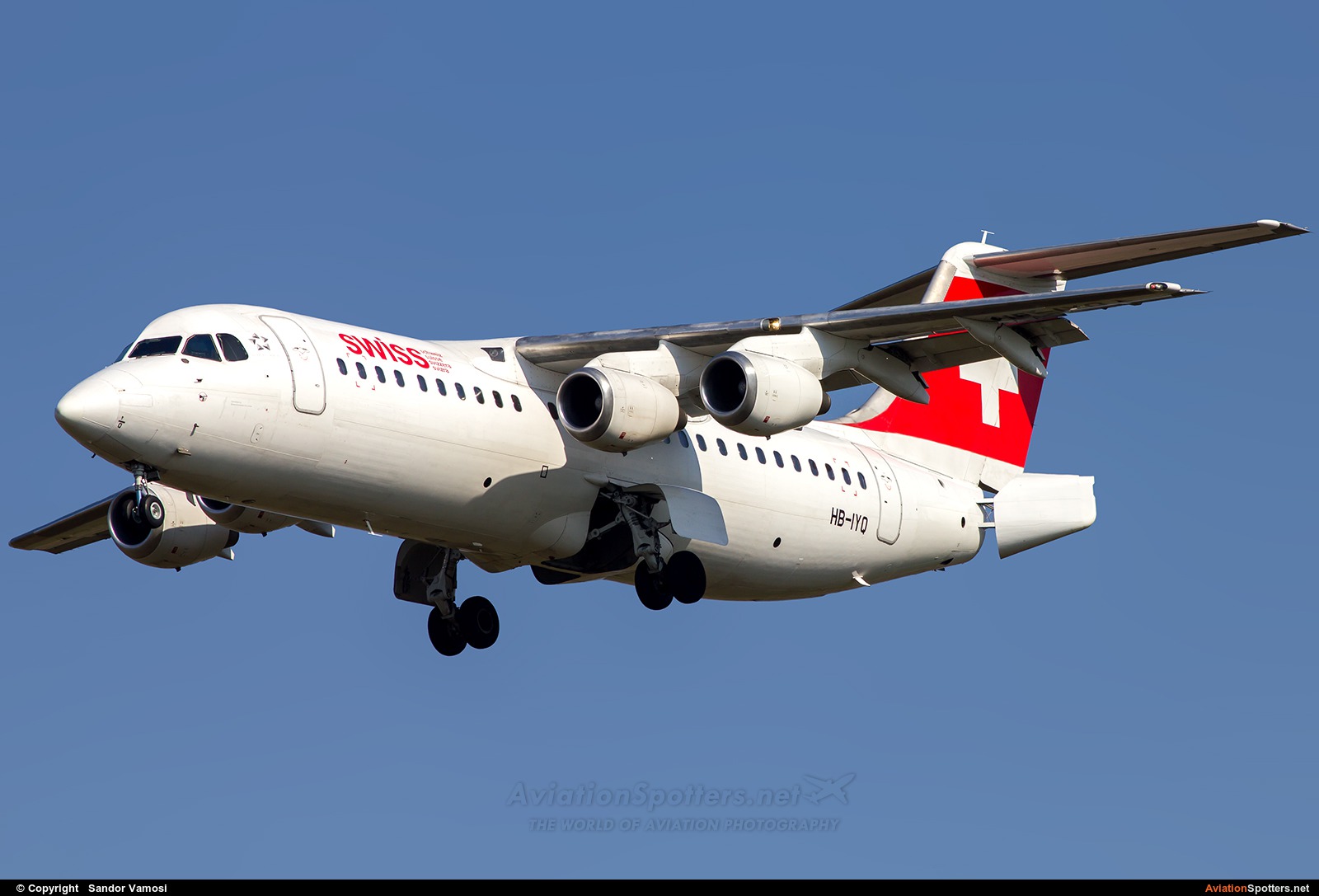 Swiss International  -  BAe 146-300-Avro RJ100  (HB-IYQ) By Sandor Vamosi (ALEX67)