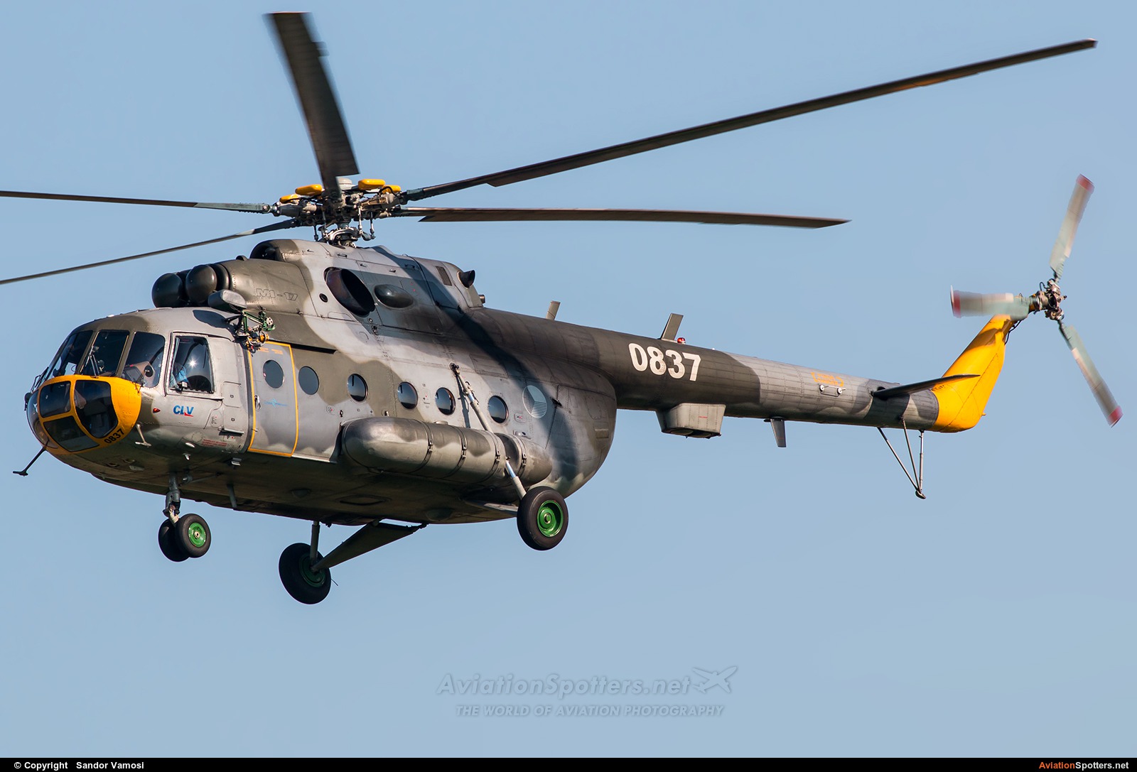Czech - Air Force  -  Mi-17  (0837) By Sandor Vamosi (ALEX67)