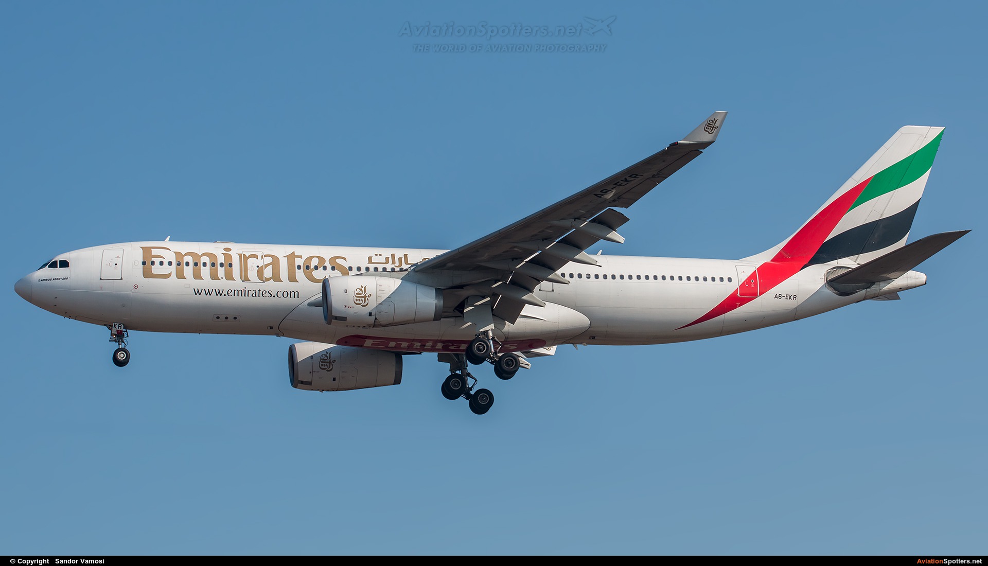Emirates Airlines  -  A330-200  (A6-EKR) By Sandor Vamosi (ALEX67)