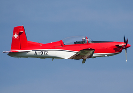 Pilatus - PC-7 I & II (A-912) - fallto78