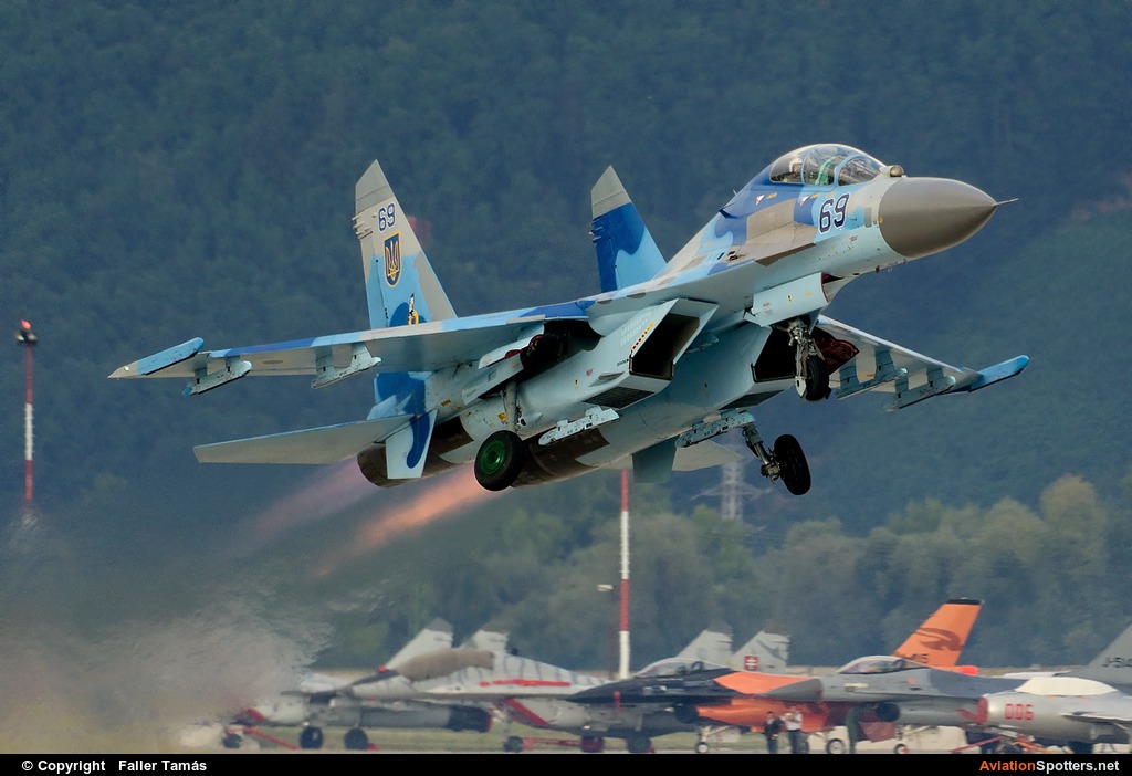 Ukraine - Air Force  -  Su-27UB  (69 BLUE) By Faller Tamás (fallto78)