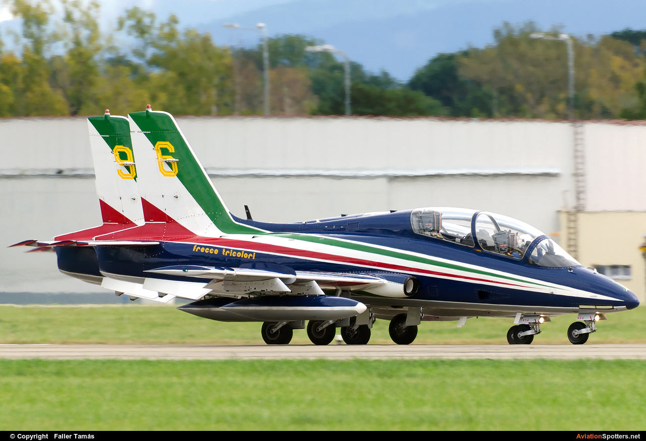 Italy - Air Force : Frecce Tricolori  -  MB-339-A-PAN  (MM55054) By Faller Tamás (fallto78)