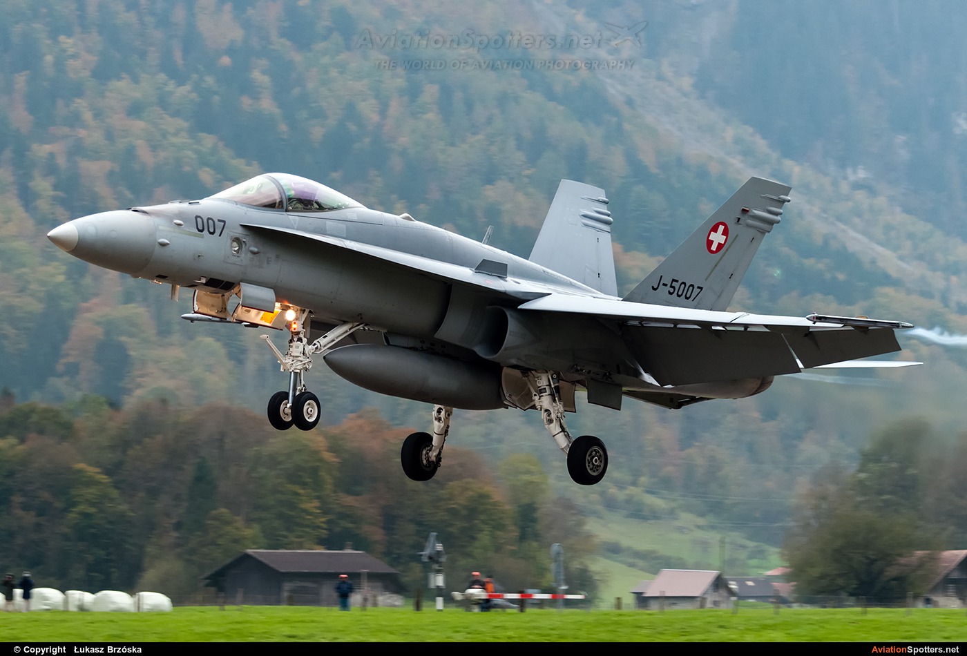Switzerland - Air Force  -  F/A-18C Hornet  (J-5007) By Łukasz Brzóska (winkiel)