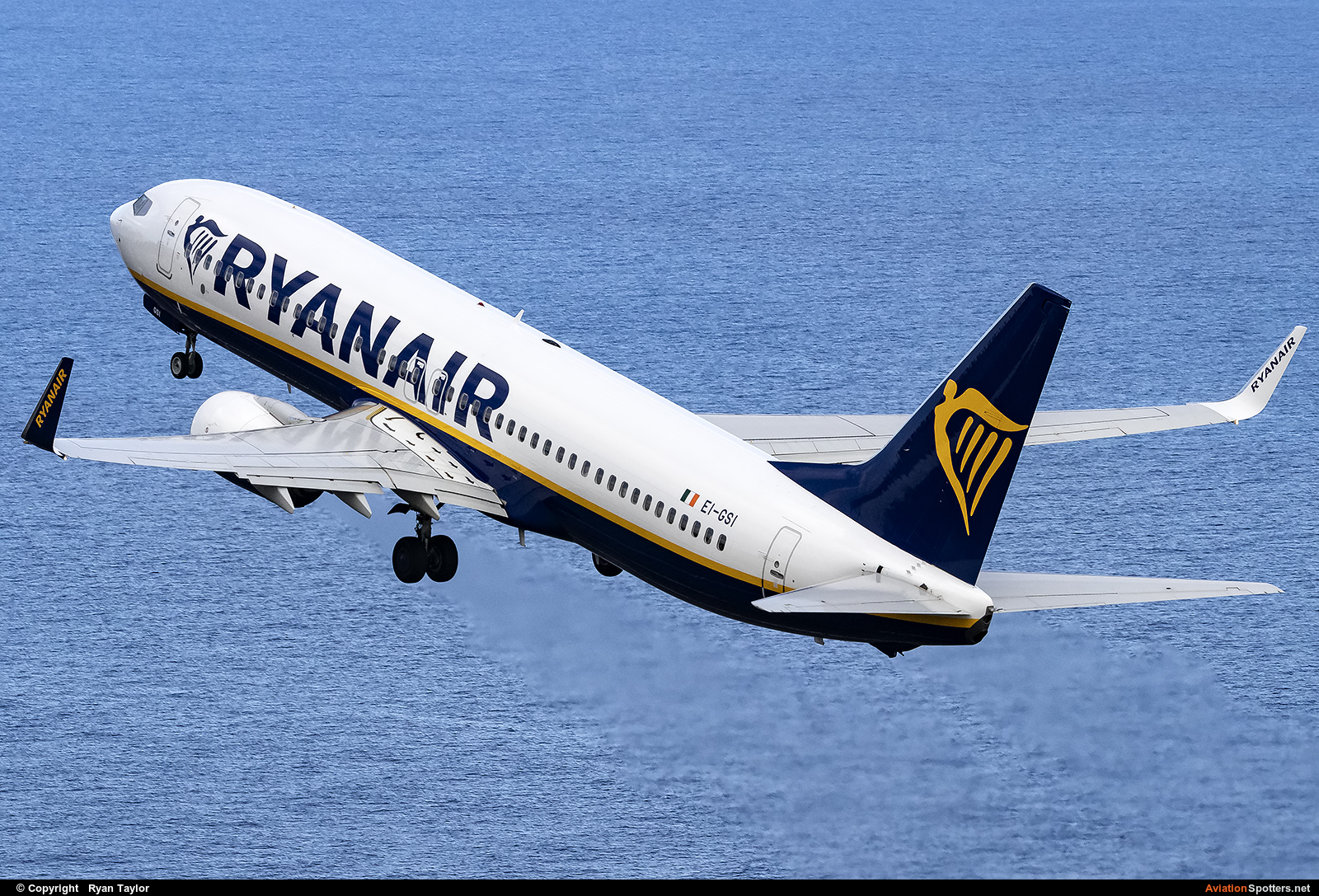 Ryanair  -  737-800  (EI-GSI) By Ryan Taylor (VanquishPhotog)
