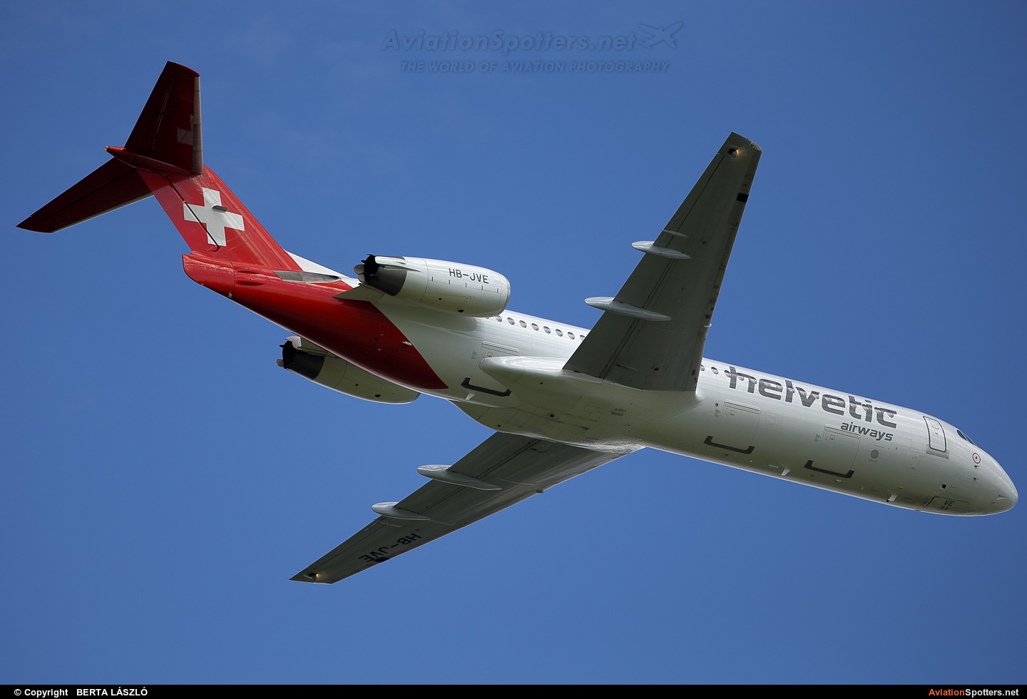 Helvetic Airways  -  100  (HB-JVE) By BERTA LÁSZLÓ (BERTAL)