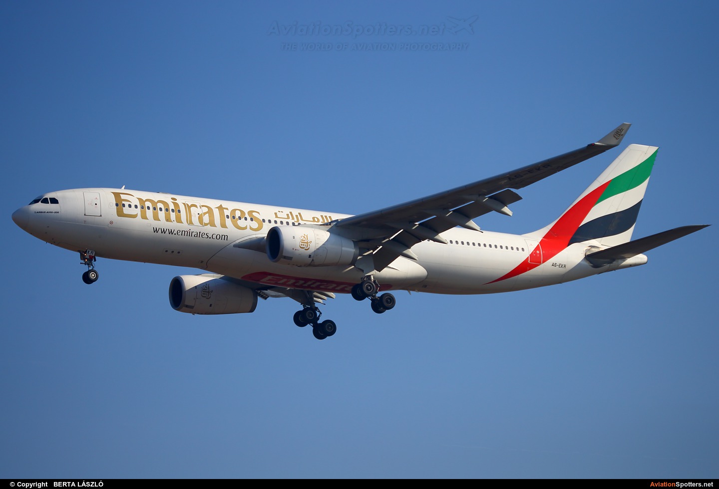 Emirates Airlines  -  A330-200  (A6-EKR) By BERTA LÁSZLÓ (BERTAL)