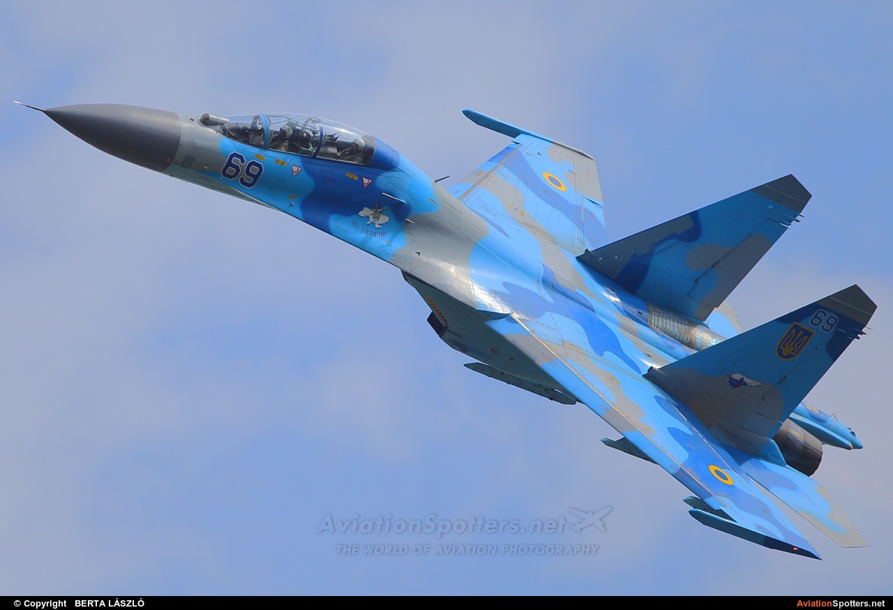 Ukraine - Air Force  -  Su-27UB  (69 BLUE) By BERTA LÁSZLÓ (BERTAL)