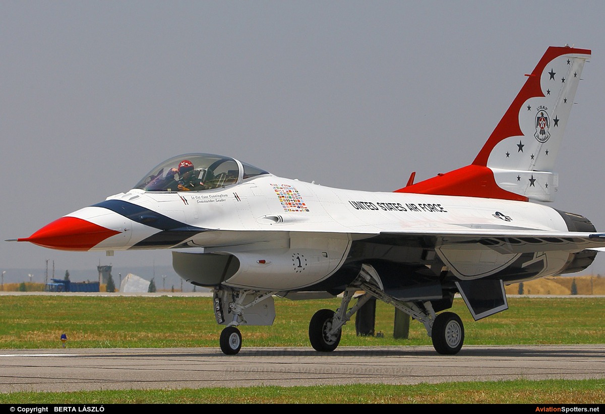 USA - Air Force : Thunderbirds  -  F-16CM Fighting Falcon  (92-3898) By BERTA LÁSZLÓ (BERTAL)