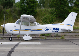 Cessna - 172 Skyhawk (all models except RG) (SP-ROD) - PEPE74