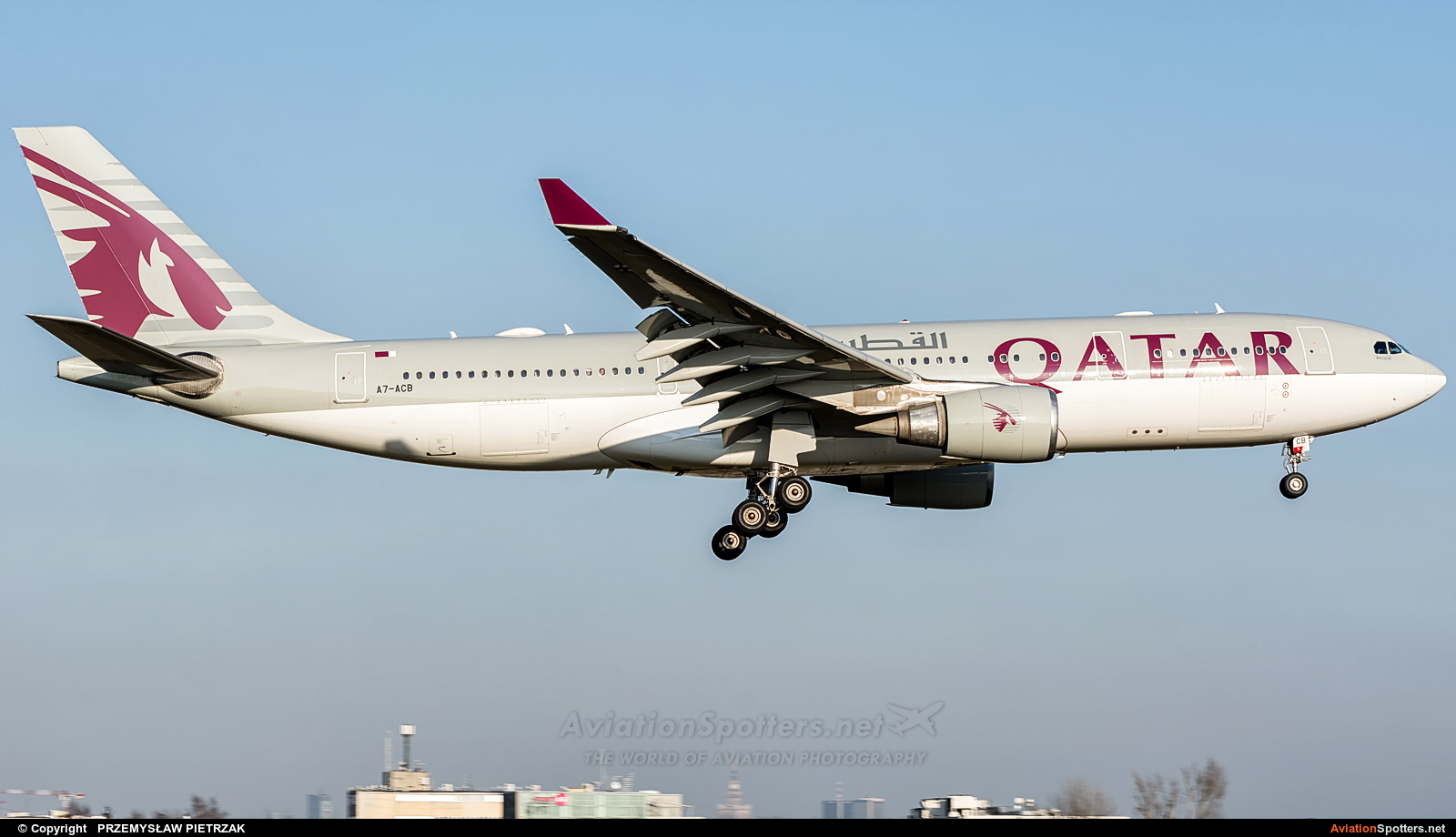 Qatar Airways  -  A330-200  (A7-ACB) By PRZEMYSŁAW PIETRZAK (PEPE74)