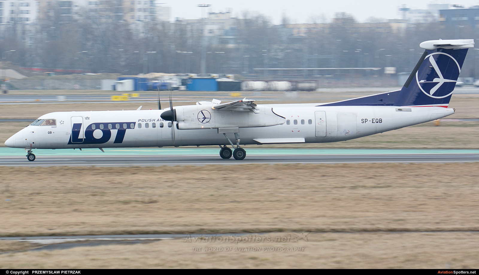LOT - Polish Airlines  -  DHC-8-400Q Dash 8  (SP-EQB) By PRZEMYSŁAW PIETRZAK (PEPE74)